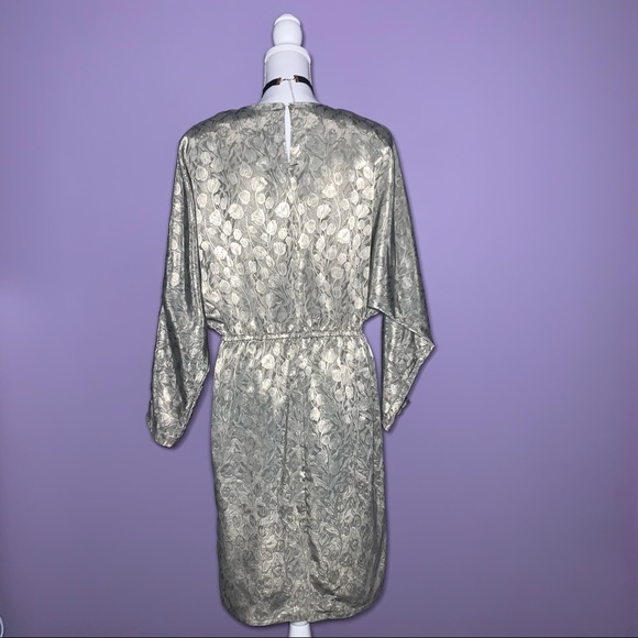 SEE NEW LISTING - Picture 10 of 12